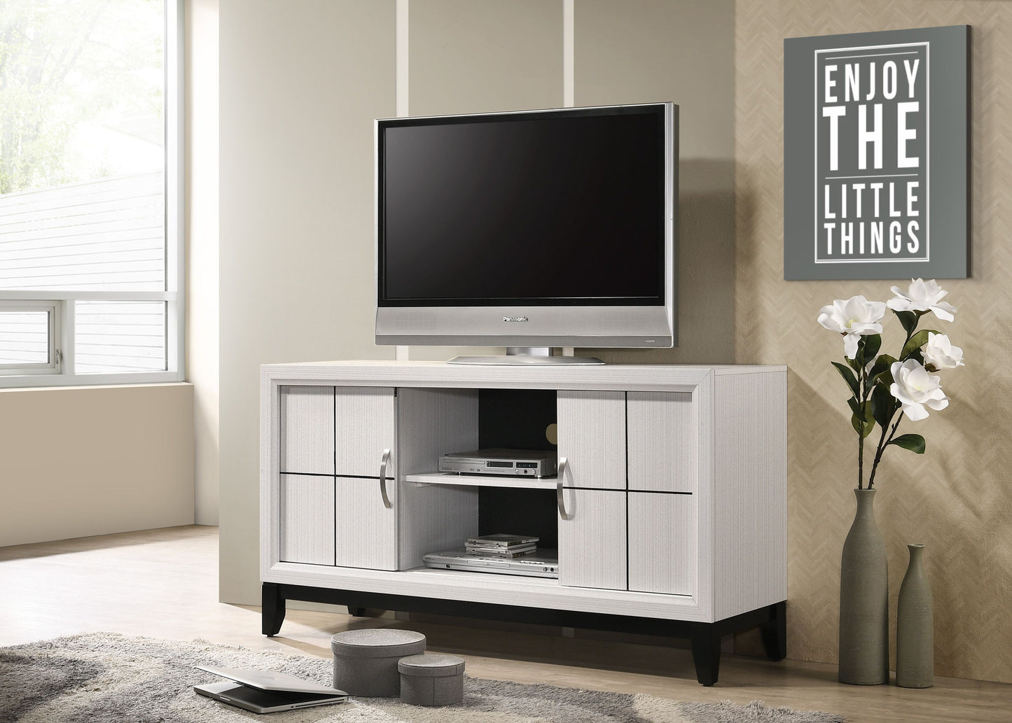 TV Center White